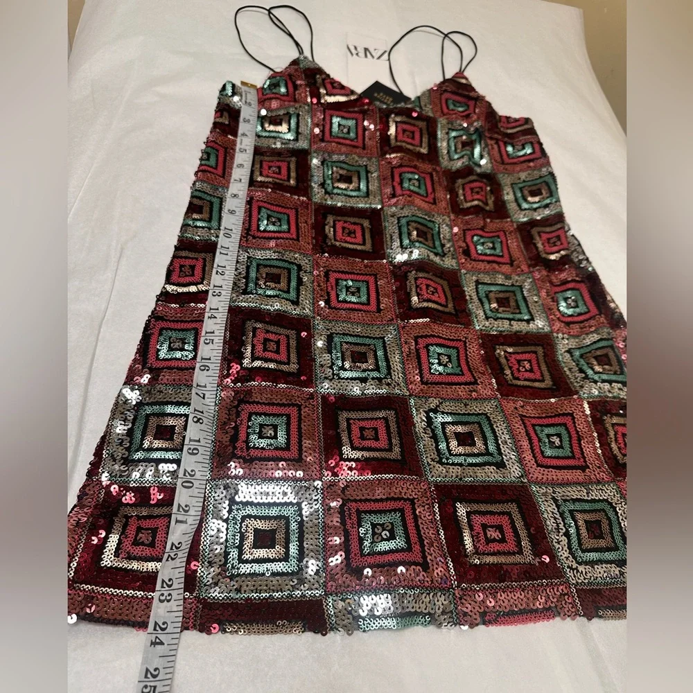 NWT: Festive Sequin Geometric Pattern Strappy DRESS🔹🔻